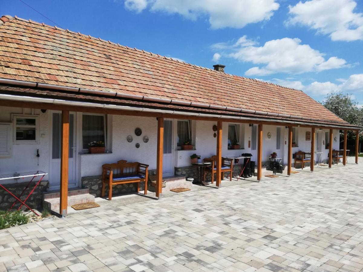 Bobita Apartmanhaz Szilvásvárad Eksteriør bilde